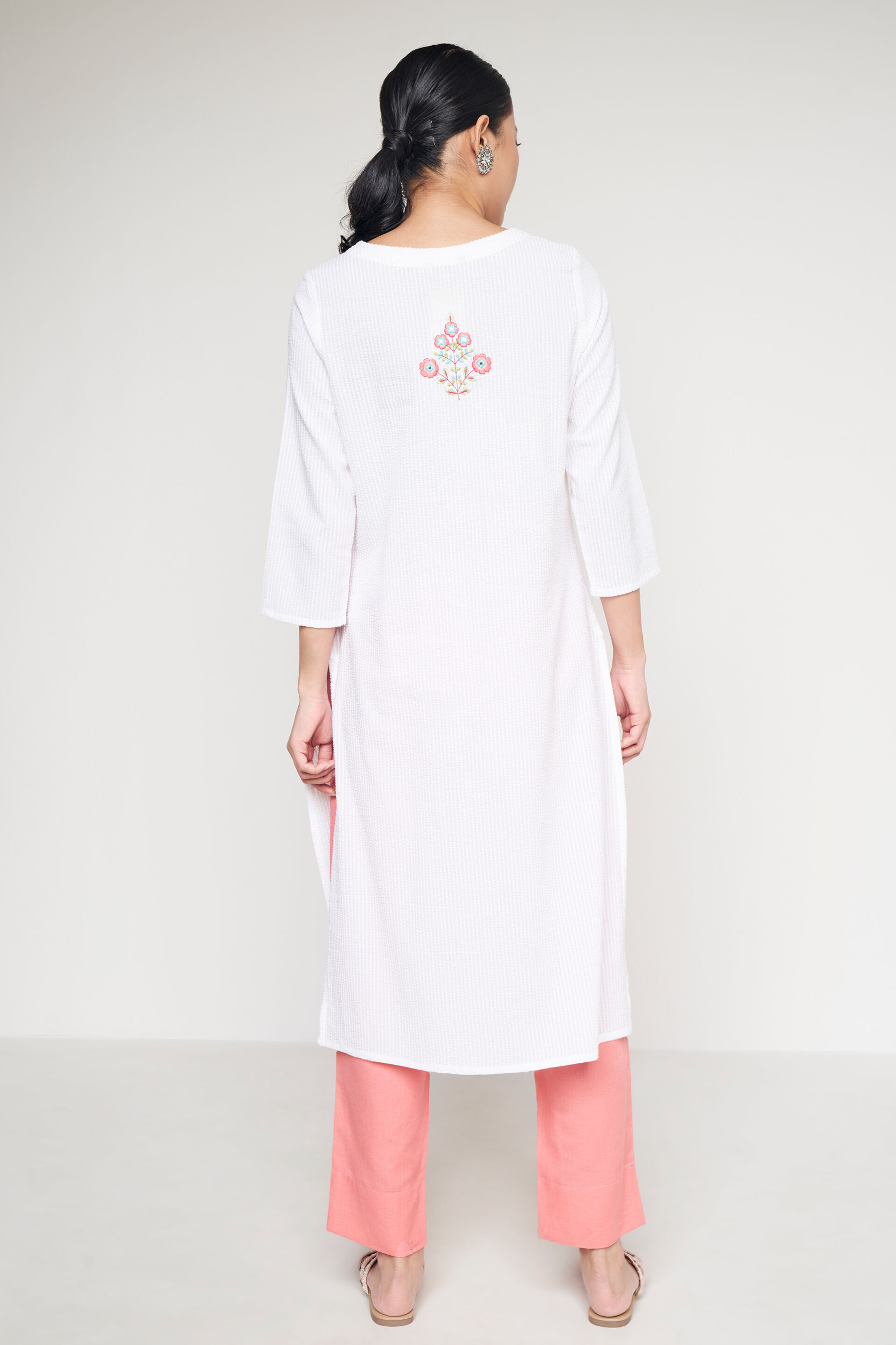 Global desi white sales kurti